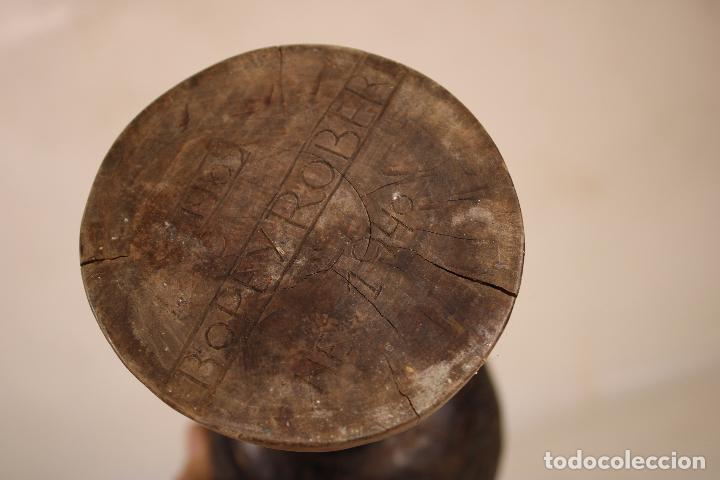Antig&uuml;edades: c&aacute;liz de madera antiguo - Foto 6