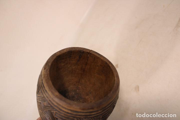 Antig&uuml;edades: c&aacute;liz de madera antiguo - Foto 9