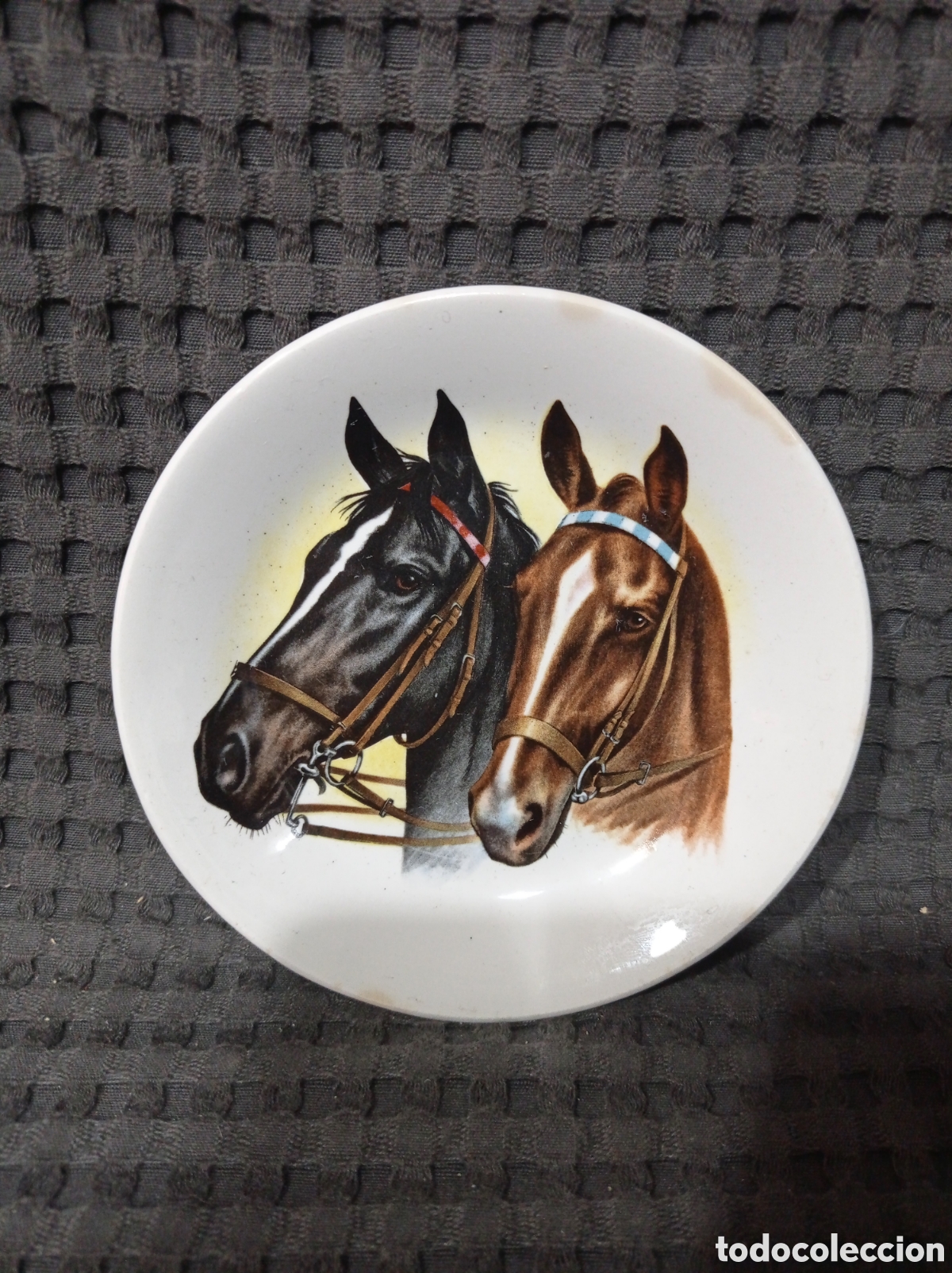 Antig&uuml;edades: Platito caballos peque&ntilde;o - Foto 2