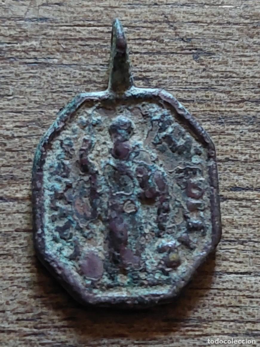 Antig&uuml;edades: Antigua medalla Exorcismo - Foto 2
