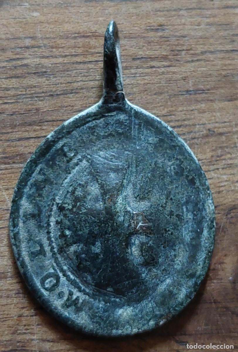 Antig&uuml;edades: Antigua medalla Exorcismo - Foto 1