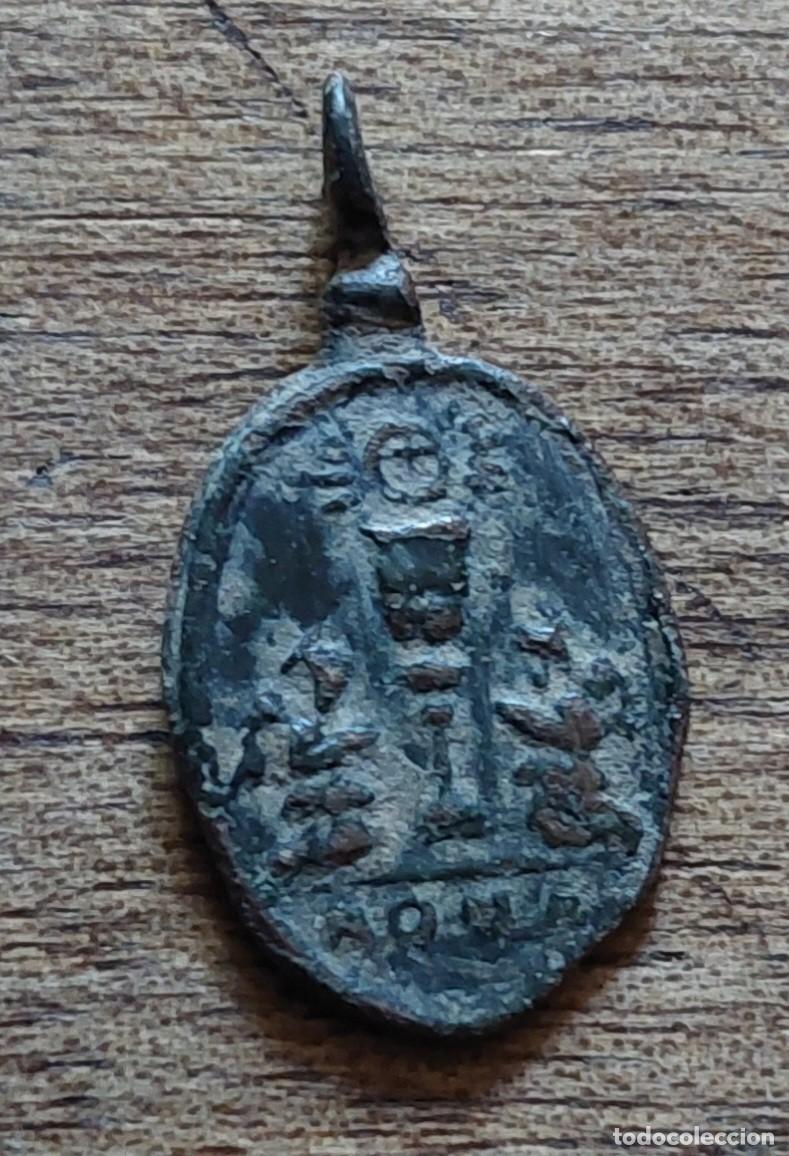 Antig&uuml;edades: Antigua medalla descendimiento - Foto 2