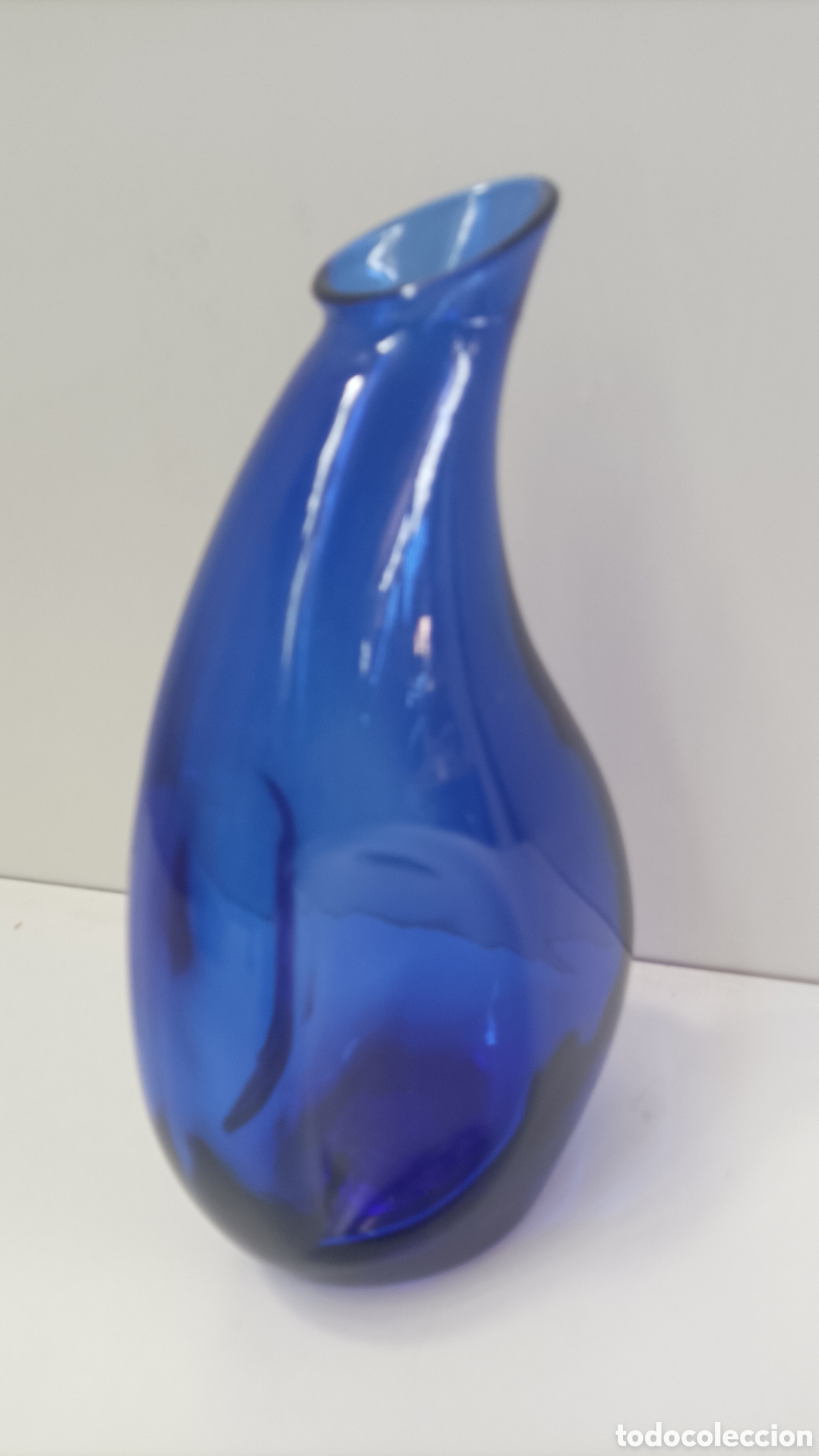 Antig&uuml;edades: FLORERO DE CRISTAL AZUL - Foto 2