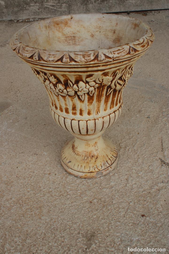 Antig&uuml;edades: macetero copa de jardin de ceramica - Foto 3