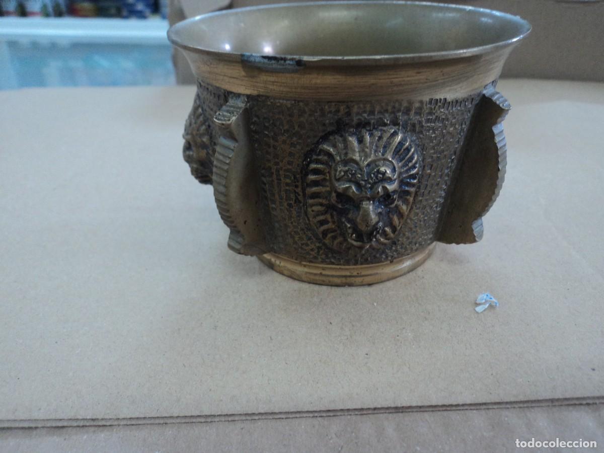 Antig&uuml;edades: almirez Broce con caras - Foto 1