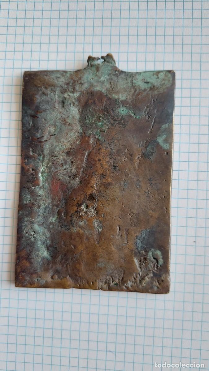 Antig&uuml;edades: El Descendimiento .Antigua placa de bronce - Foto 2