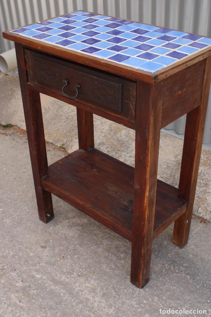 Antig&uuml;edades: mueble auxiliar mesa alta con azulejos - Foto 1