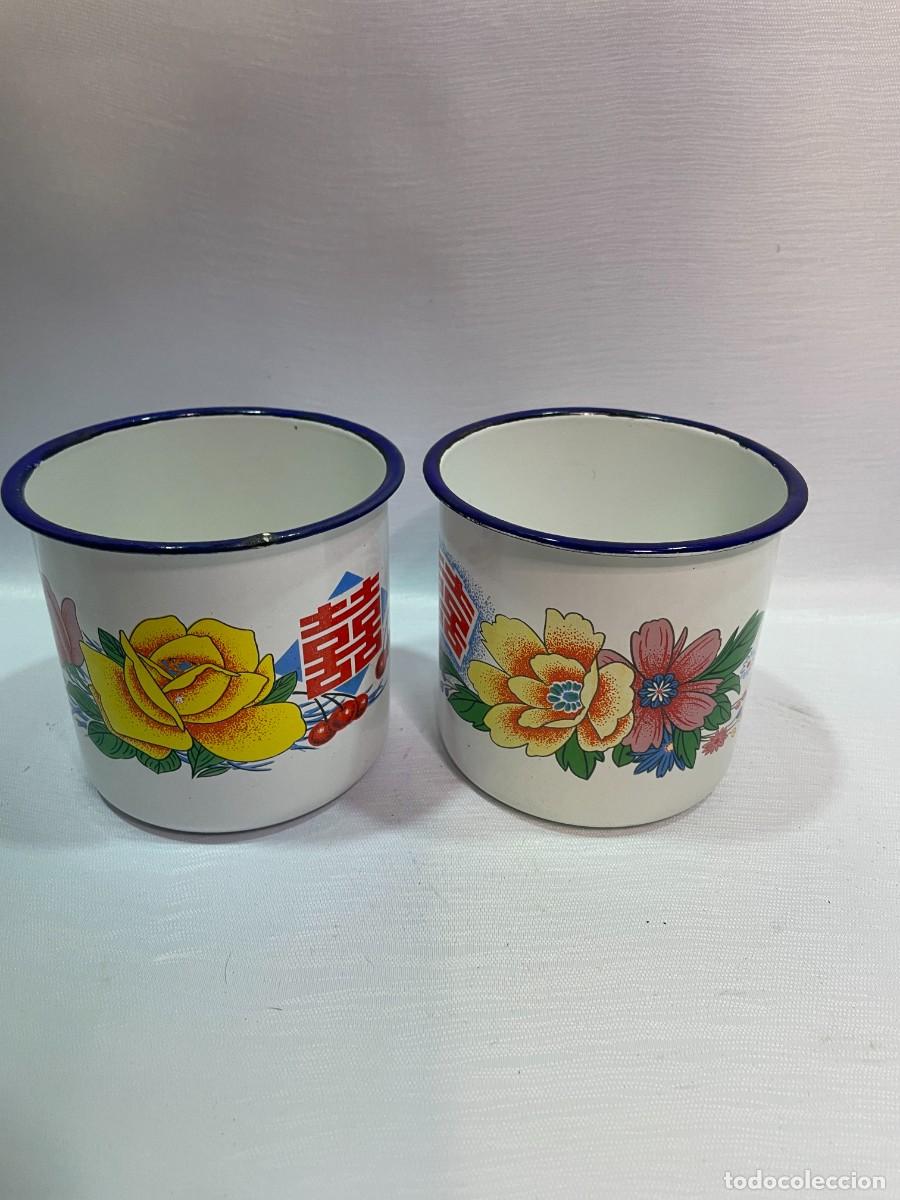 Antig&uuml;edades: TAZAS ESMALTADAS CON FLORES - Foto 1