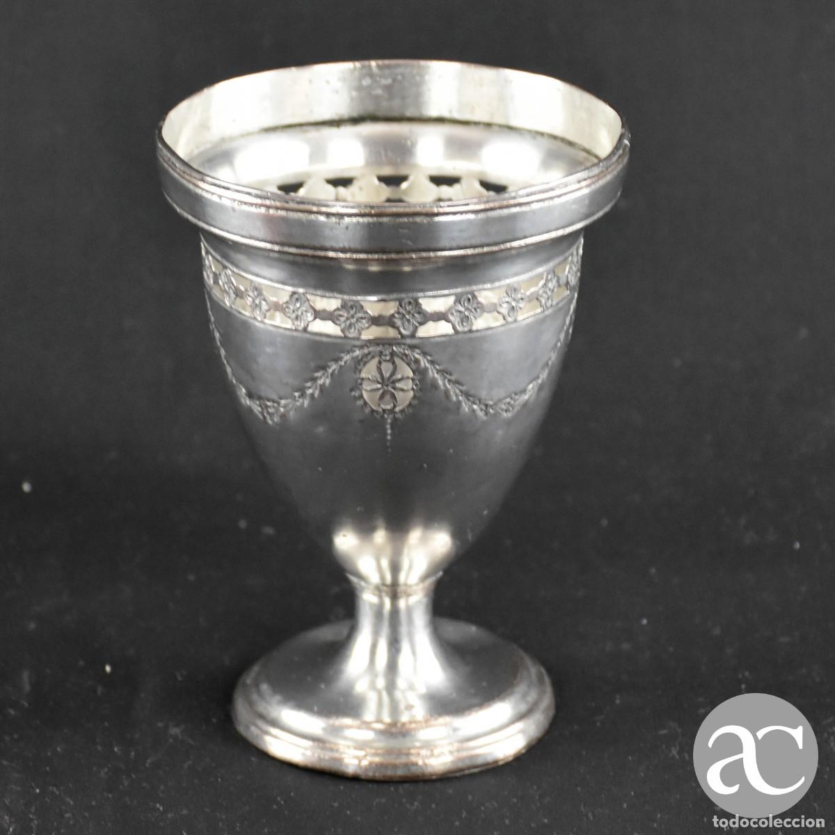 Antig&uuml;edades: Ta&ccedil;a em Casquinha vazado com grinaldas - Foto 1
