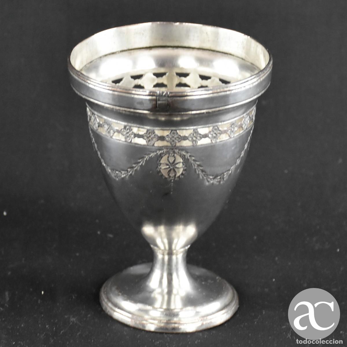 Antig&uuml;edades: Ta&ccedil;a em Casquinha vazado com grinaldas - Foto 2