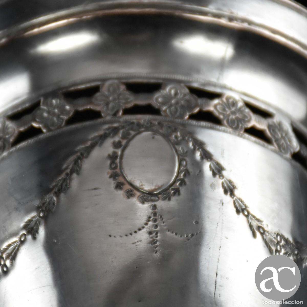 Antig&uuml;edades: Ta&ccedil;a em Casquinha vazado com grinaldas - Foto 4