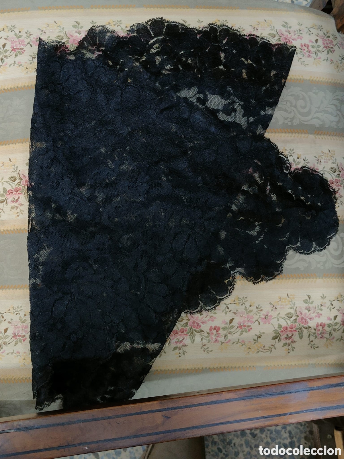Antig&uuml;edades: Mantilla tri&aacute;ngulo - Foto 4
