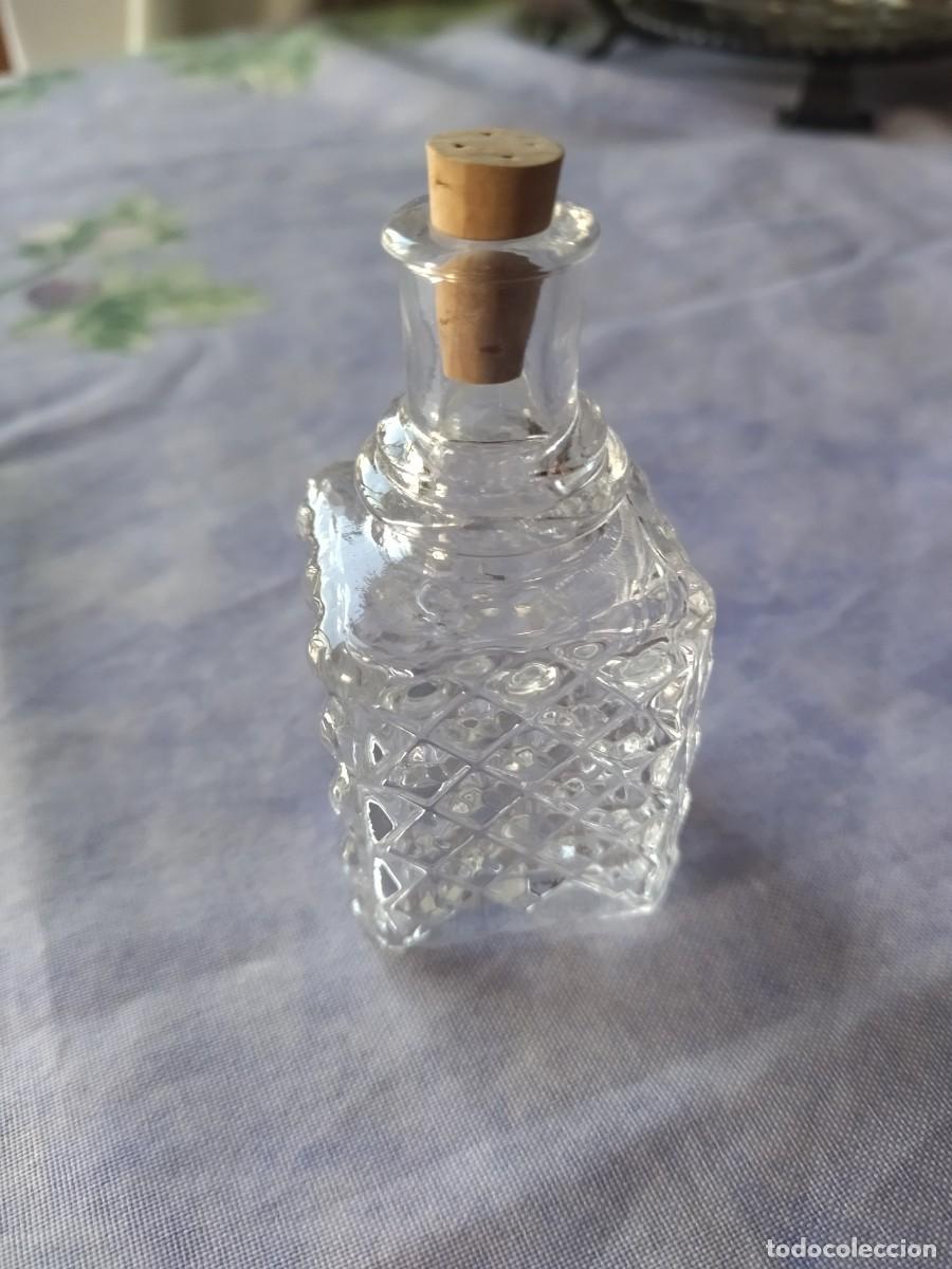 Antig&uuml;edades: Bonito perfumero de cristal. - Foto 3