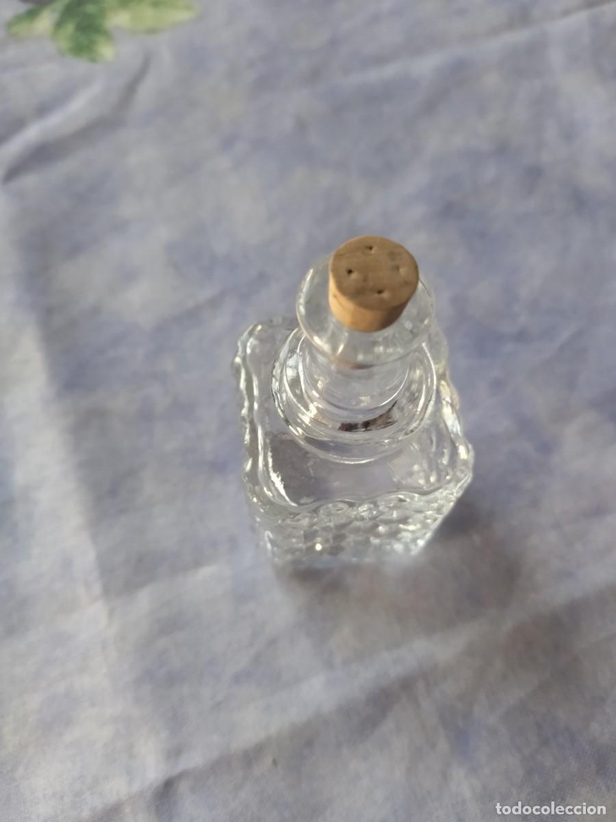 Antig&uuml;edades: Bonito perfumero de cristal. - Foto 4