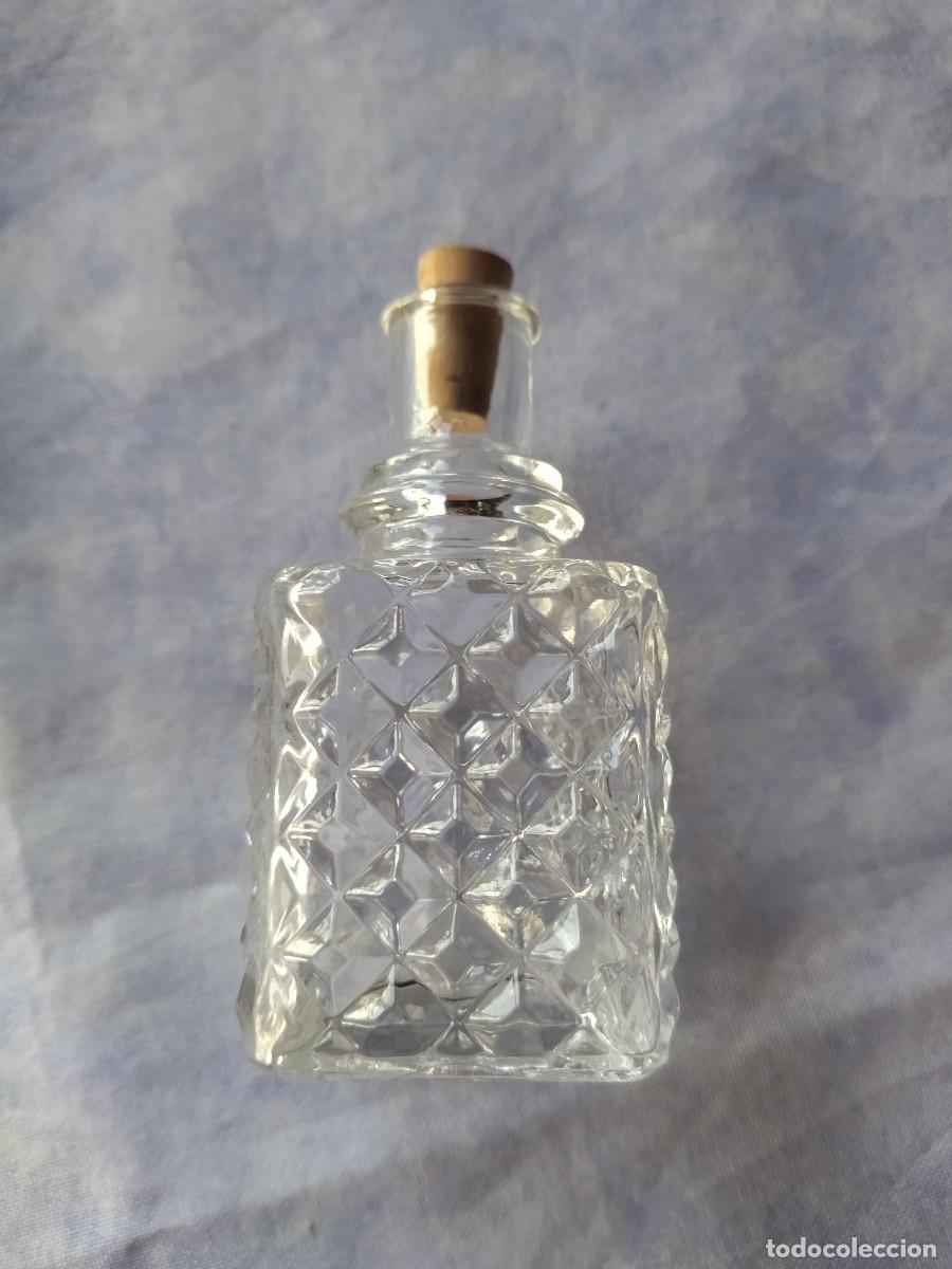Antig&uuml;edades: Bonito perfumero de cristal. - Foto 5