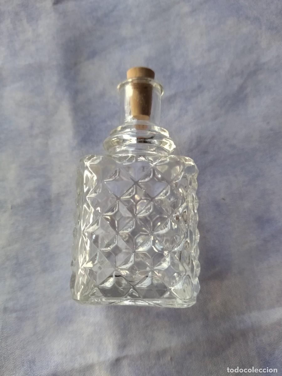 Antig&uuml;edades: Bonito perfumero de cristal. - Foto 6