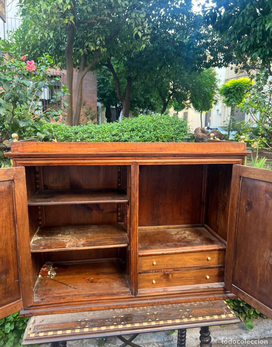 Antig&uuml;edades: Mueble escritorio en Nogal - Foto 3