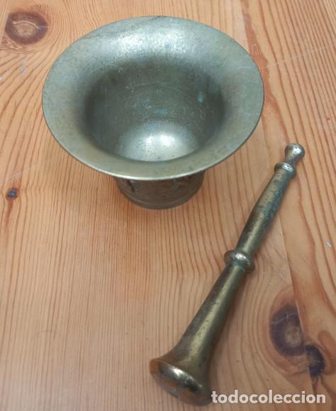 Antig&uuml;edades: ALMIREZ DE BRONCE, DECORADO CON CABEZAS, CON MANO O MAJA - Foto 3
