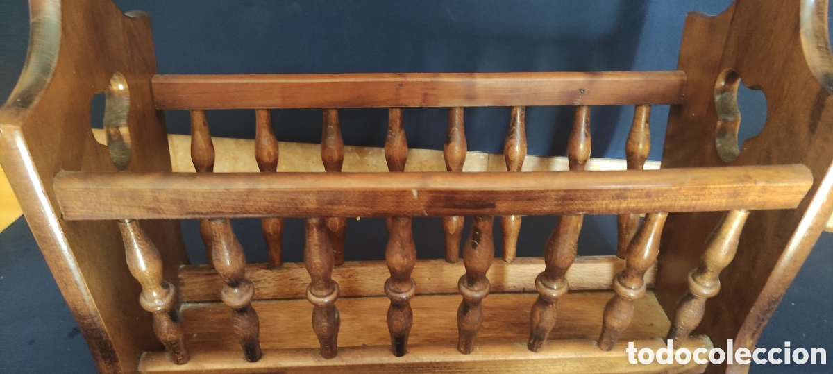 Antig&uuml;edades: REVISTERO DE MADERA Clasico - Foto 4