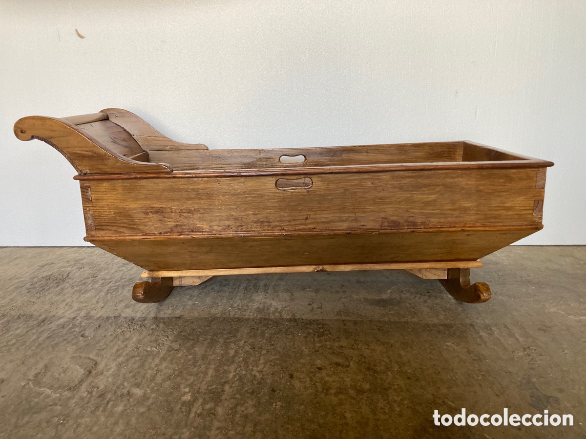 Antig&uuml;edades: Antigua cuna de madera restaurada - Foto 3