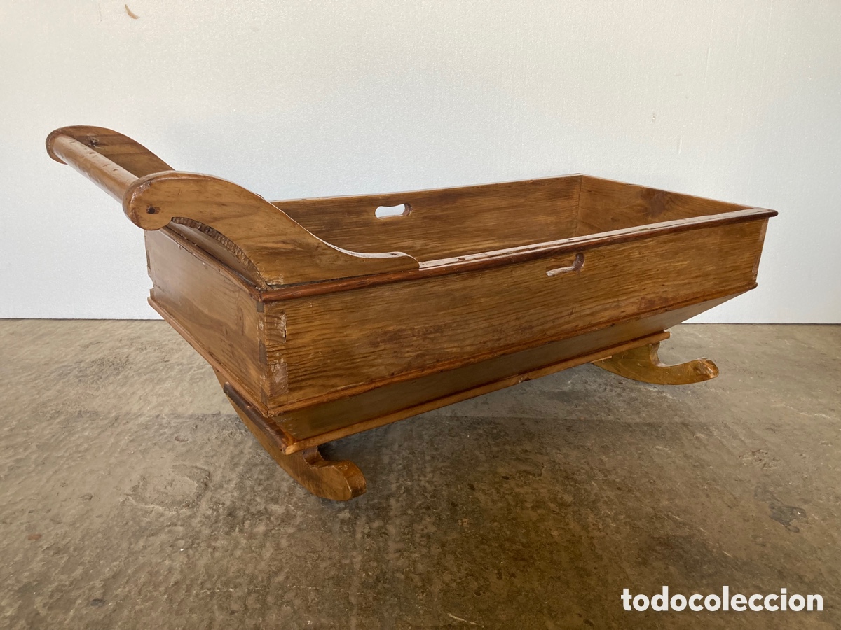 Antig&uuml;edades: Antigua cuna de madera restaurada - Foto 5