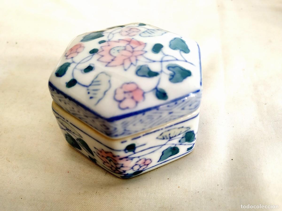 Antig&uuml;edades: JOYERO DE PORCELANA - Foto 1