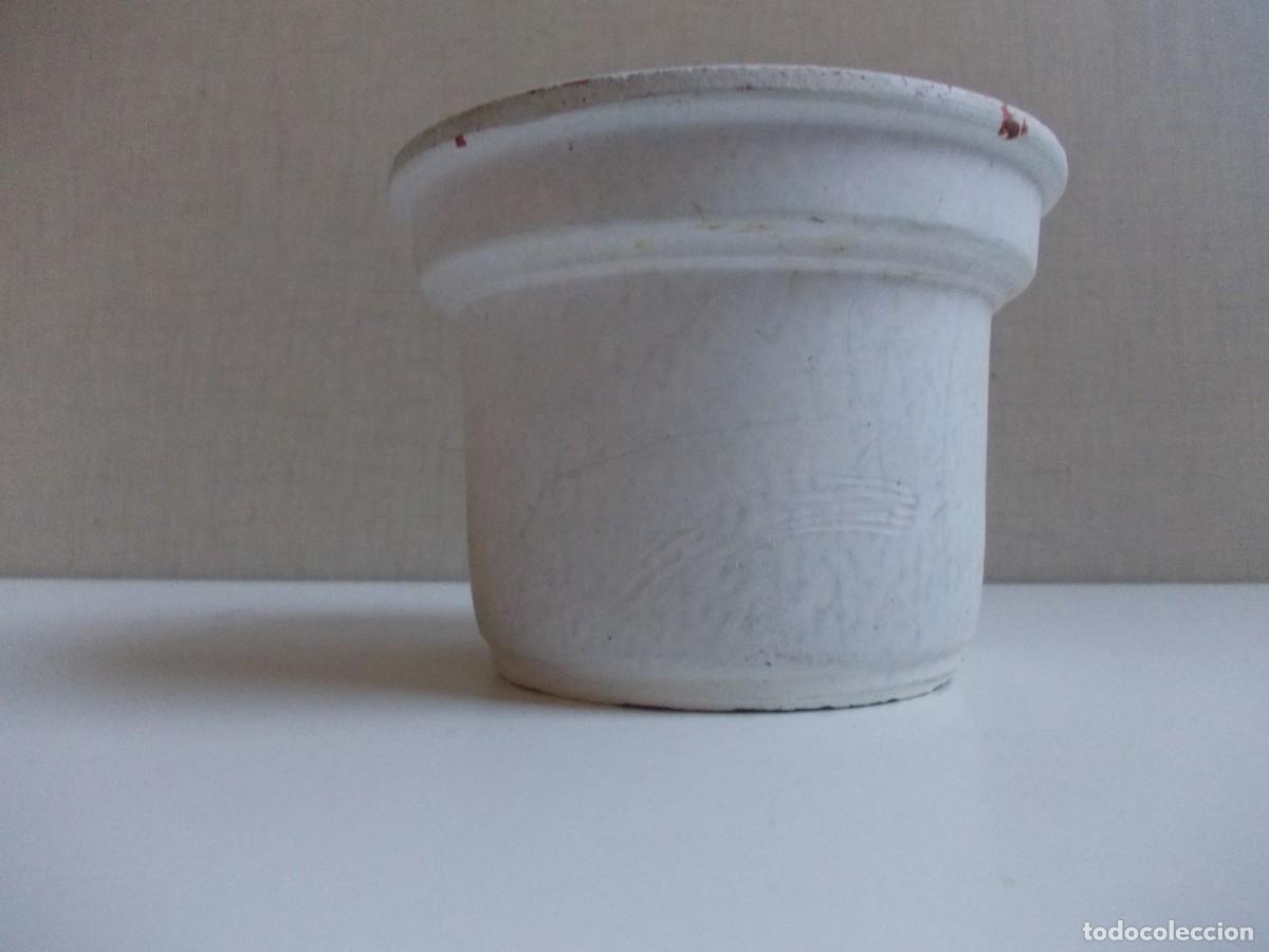 Antig&uuml;edades: Macetero peque&ntilde;a barro blanca - Foto 6