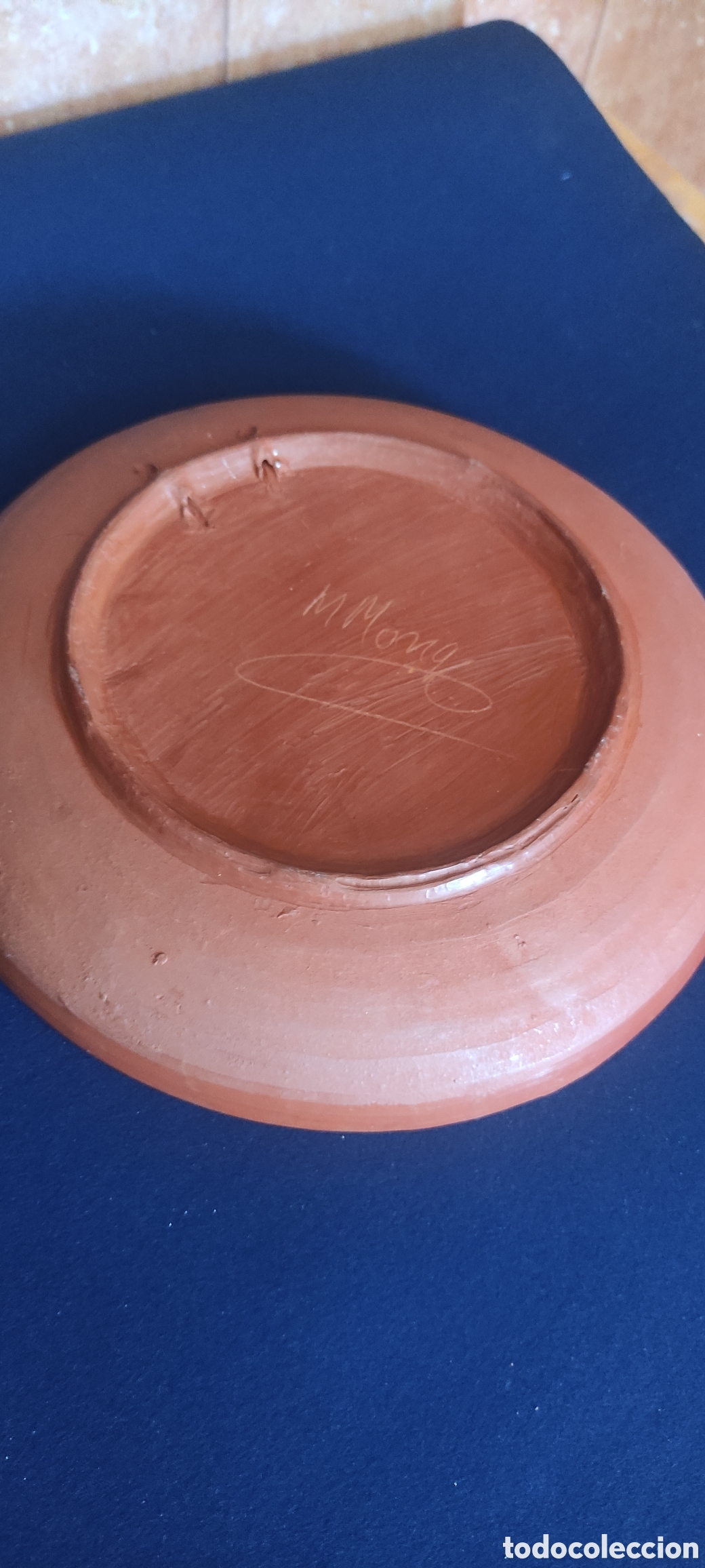 Antig&uuml;edades: PLATO DE BARRO FIRMADO - Foto 6