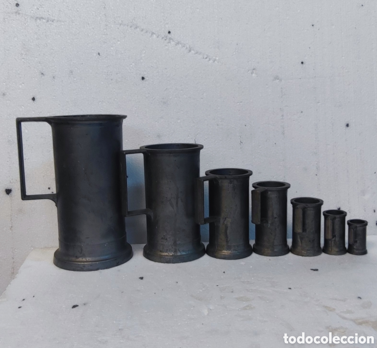 Antig&uuml;edades: Juego de jarras de medida - Foto 1