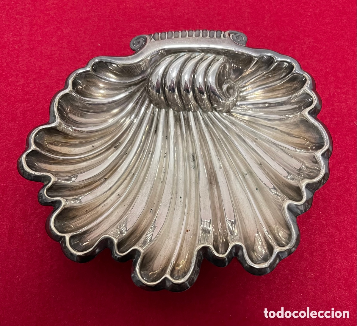 Antiques: Antigua Concha, bautismal, en Plata, baja o metal plateado. Pps.S.XX
