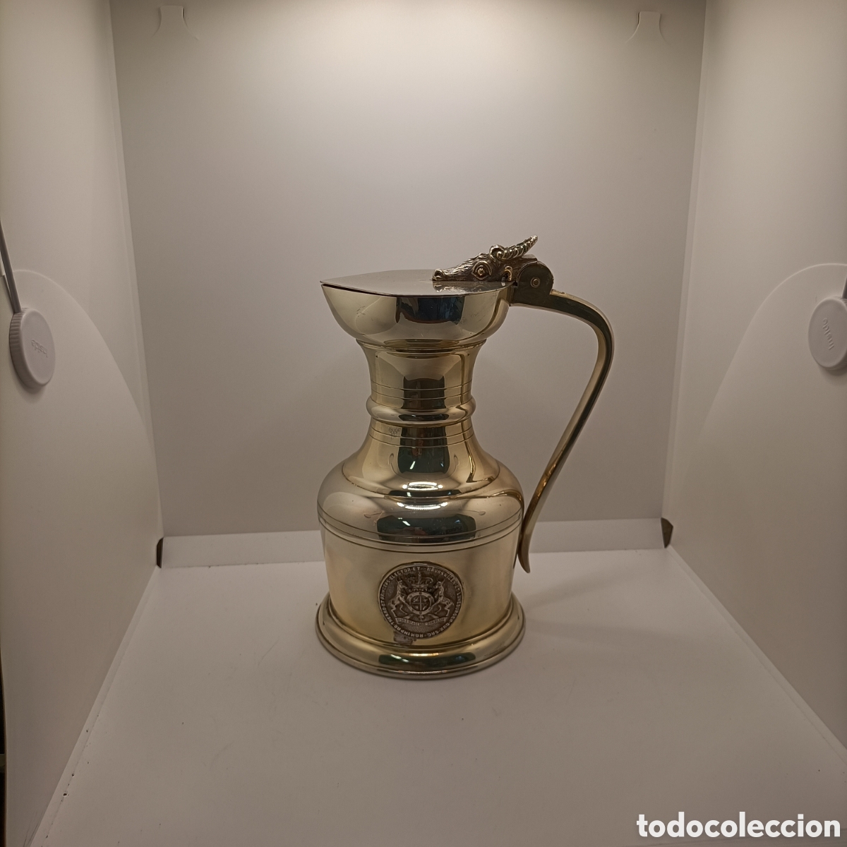 Antiguidades: Jarra en metal plateado