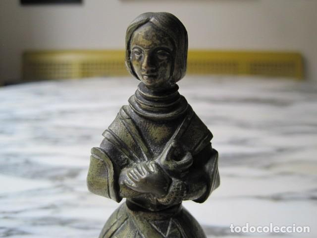 Antig&uuml;edades: CAMPANA DE BRONCE EN FORMA DE MUJER - Foto 2