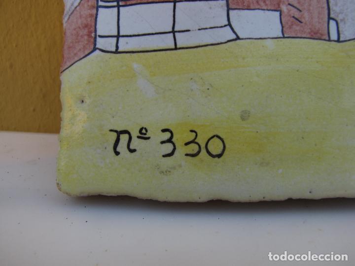 Antig&uuml;edades: 63.- Azulejo de manises. Puerta de Valencia . Eunea Merlin Gerin - Foto 3
