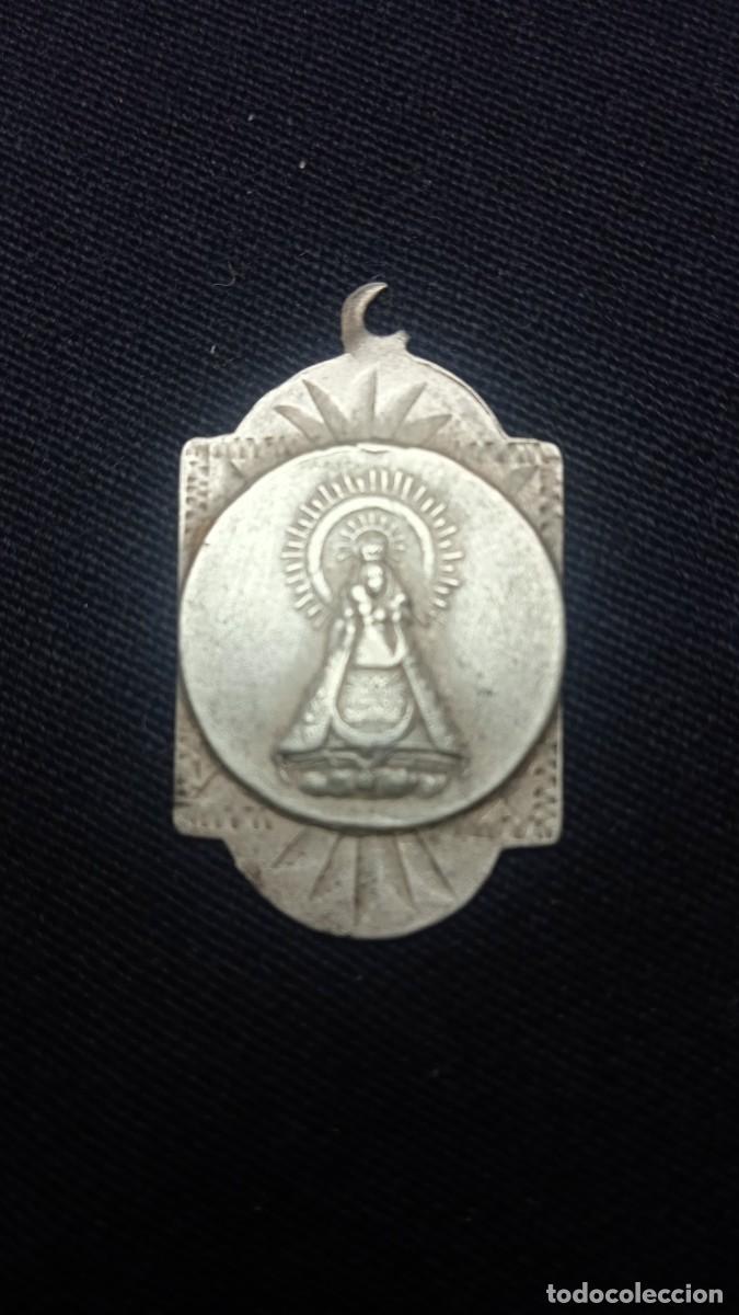 Antig&uuml;edades: Medalla Plata Nuestra se&ntilde;ora La Fuencisla. - Foto 1