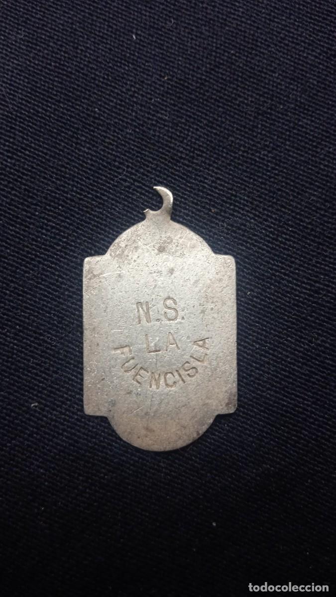 Antig&uuml;edades: Medalla Plata Nuestra se&ntilde;ora La Fuencisla. - Foto 2
