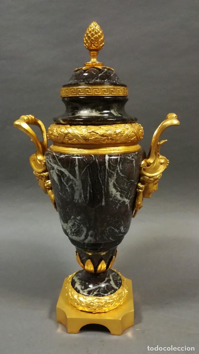 Antig&uuml;edades: TIBOR DE ALABASTRO Y BRONCE CON BA&Ntilde;O DE ORO - Foto 1