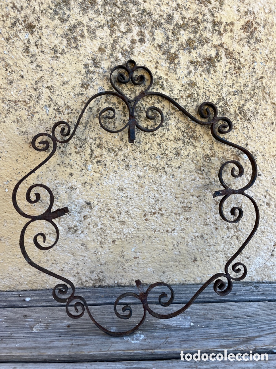 Antiquit&eacute;s: PIEZA DE METAL SEVILLANO, PARA COLOCAR UNA PLACA.