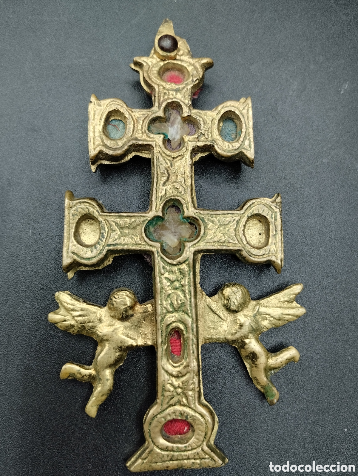Antig&uuml;edades: Cruz de Caravaca en bronce. 11x6 cms. - Foto 1