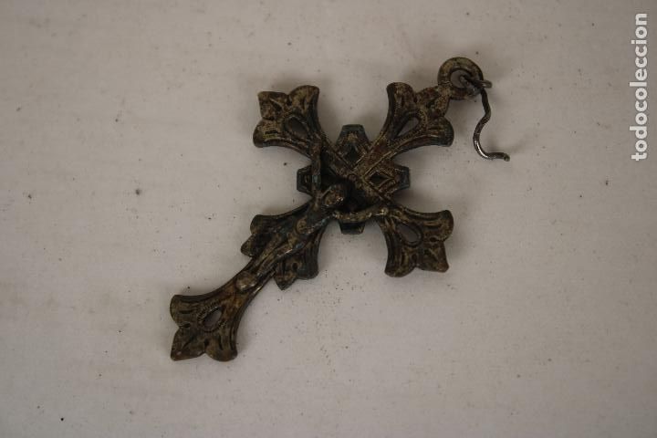 Antig&uuml;edades: cruz de metal plateado - Foto 3