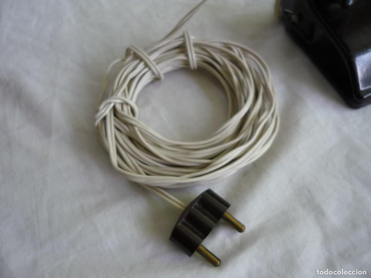 Antig&uuml;edades: L&aacute;mpara de baquelita de pinza con interruptor, funcionando - Foto 7