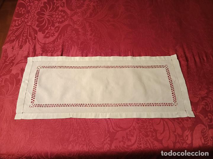 Antig&uuml;edades: Tapete antiguo cuadrante camino de mesa rectangular troquelado blanco de algod&oacute;n - Foto 1