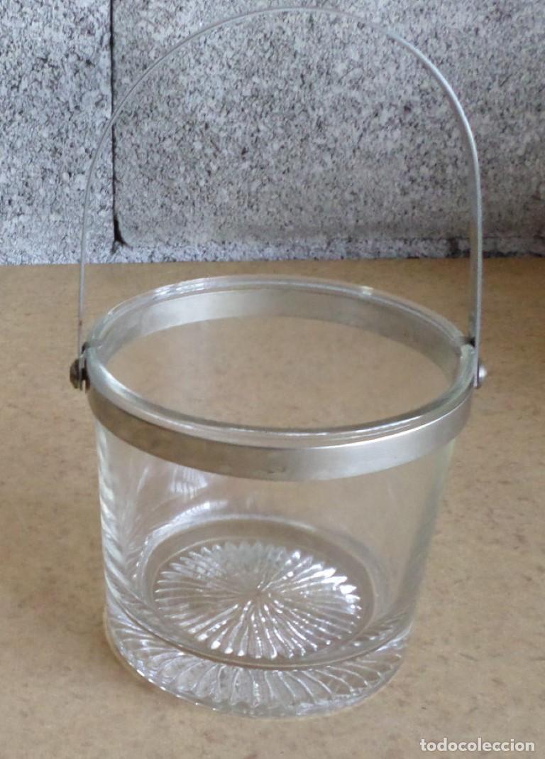 Antig&uuml;edades: Cubitera cristal y metal - Foto 1