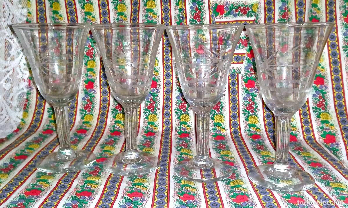 Antiques: 4 COPAS DE CRISTAL LABRADO A&Ntilde;OS 50-60