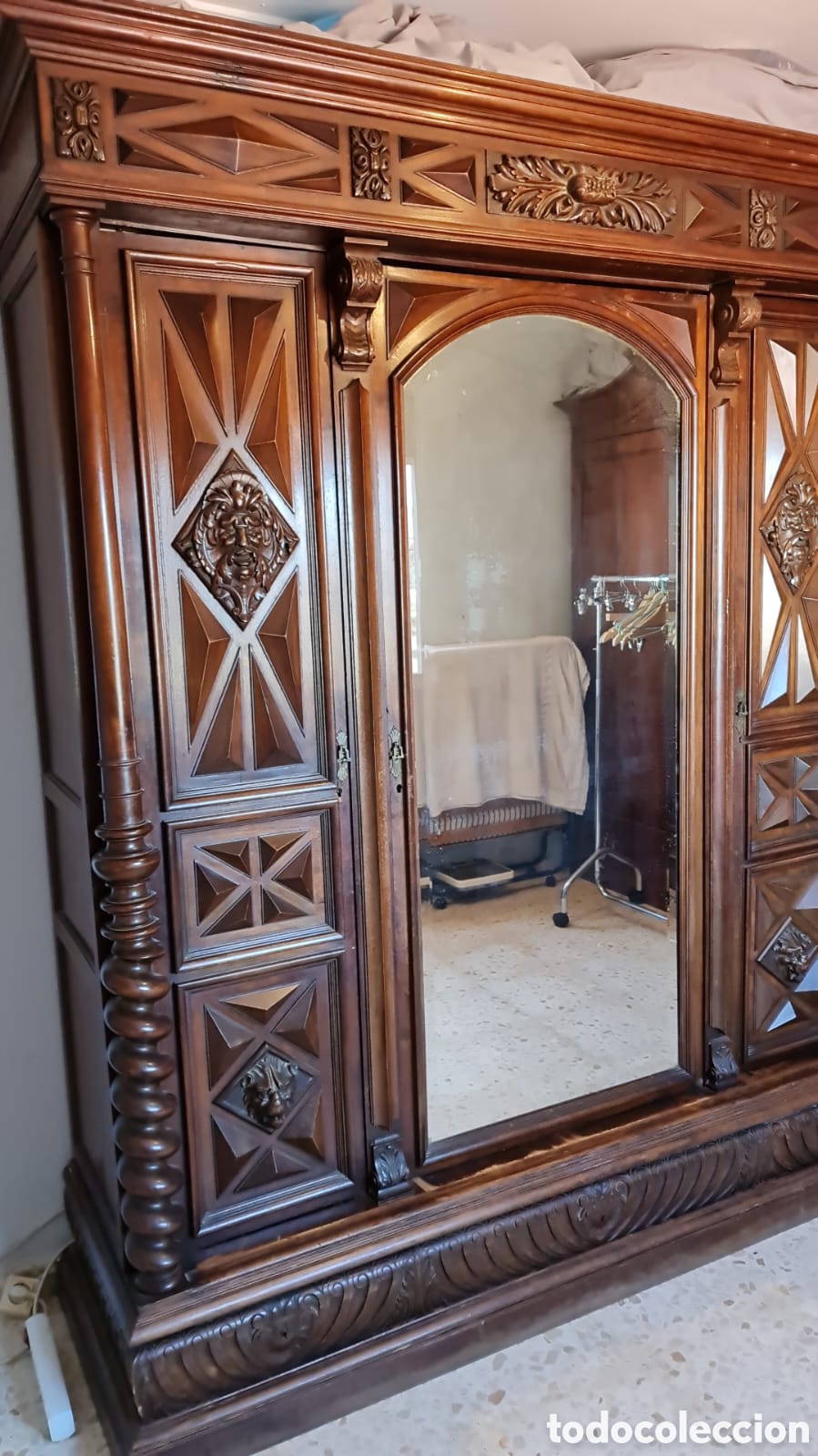 Antig&uuml;edades: Armario de madera - Foto 1