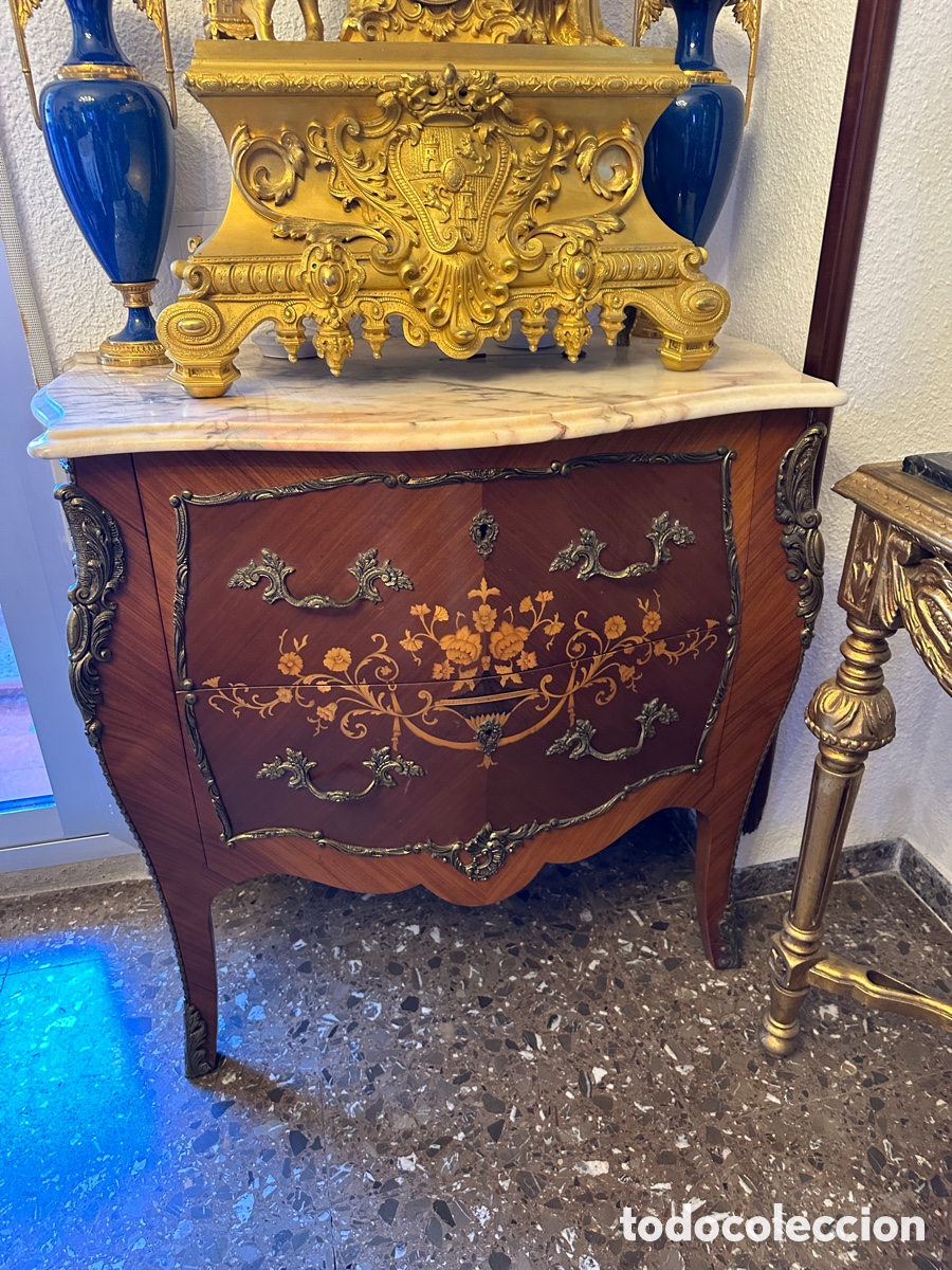 Antig&uuml;edades: C&oacute;moda de madera y m&aacute;rmol - Foto 1