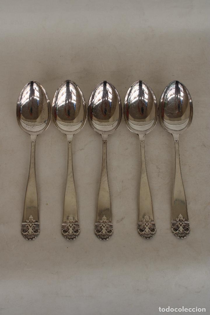 Antig&uuml;edades: 5 cucharas plateadas - Foto 1