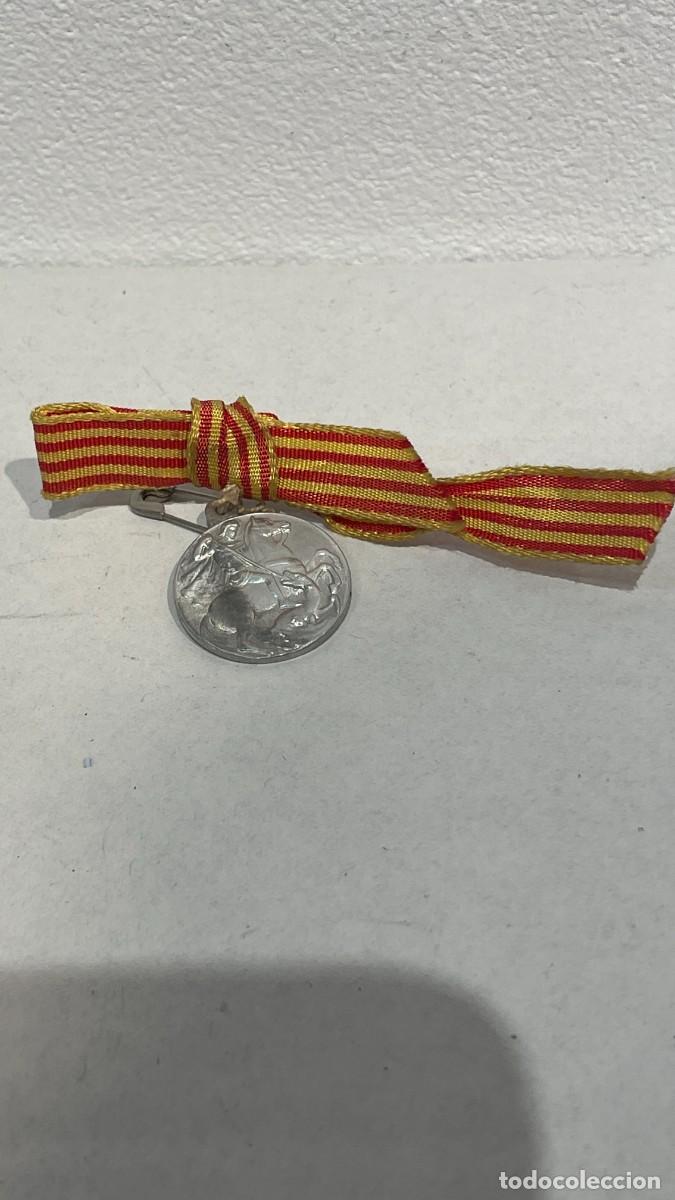 Antig&uuml;edades: MEDALLA RELIGIOSA CON LIST&Oacute;N CATAL&Aacute;N - Foto 1