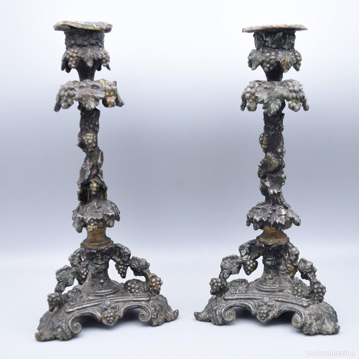 Antig&uuml;edades: Candeleros antiguos de bronce - Foto 2