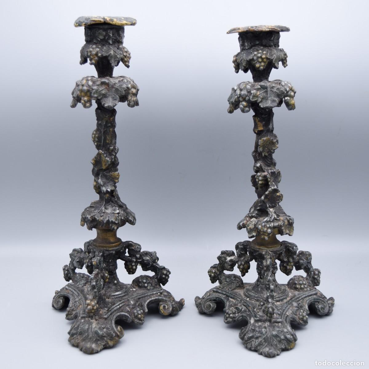 Antig&uuml;edades: Candeleros antiguos de bronce - Foto 10