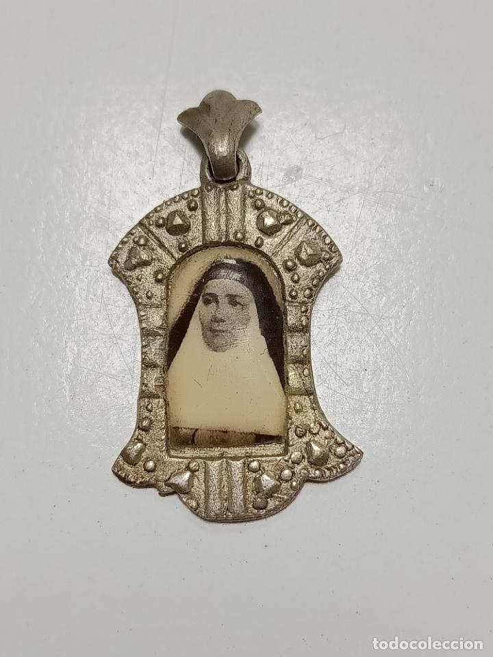 Antig&uuml;edades: Antigua medalla religiosa - Foto 1